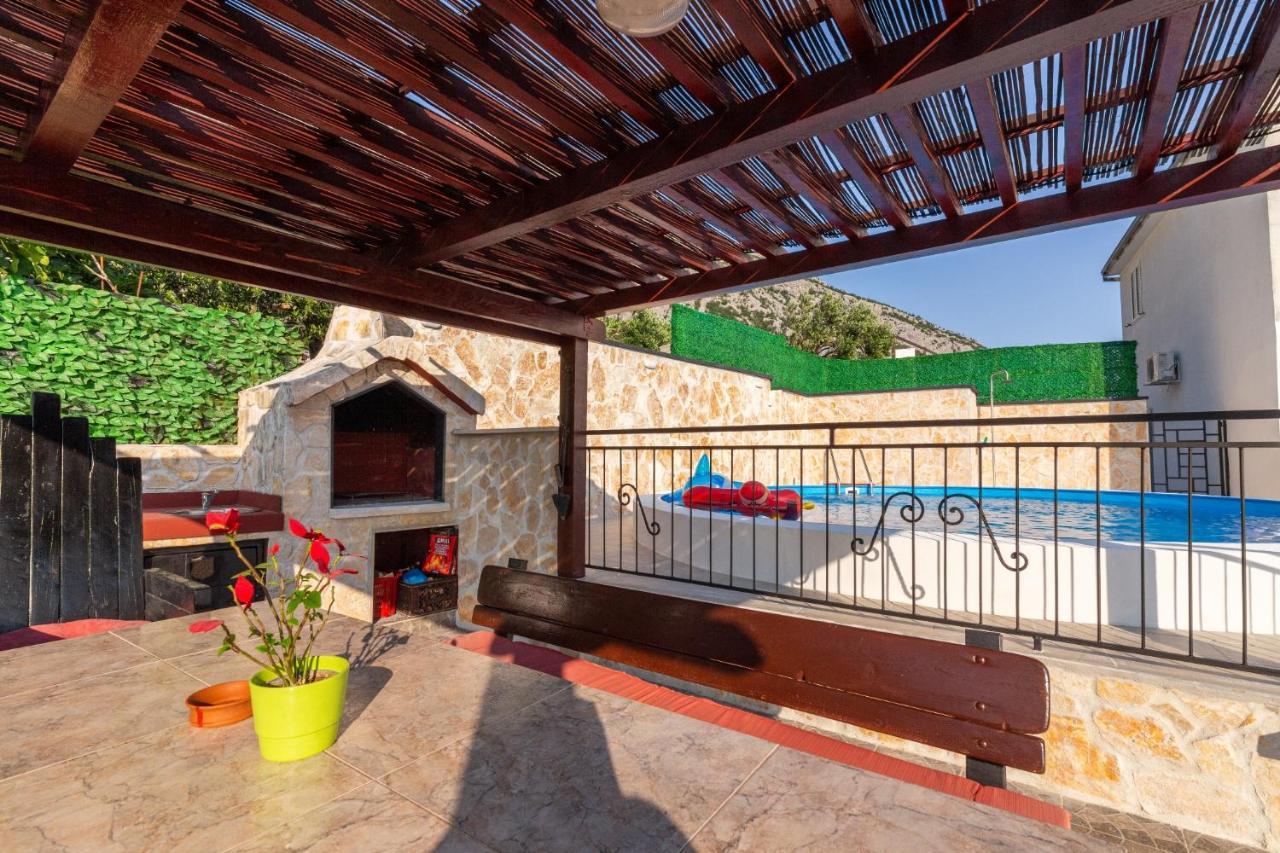 Navis Sea View Apartment With Pool Makarska Exterior photo